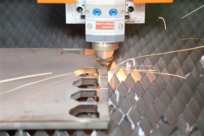 Qhov Kawg Qhia Rau Cov Ntawv Qhia Txog Fiber Laser Txiav Machine: Precision R...